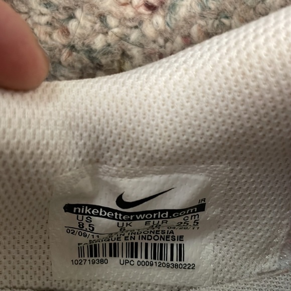 Like new Nike runners - Picture 5 of 10